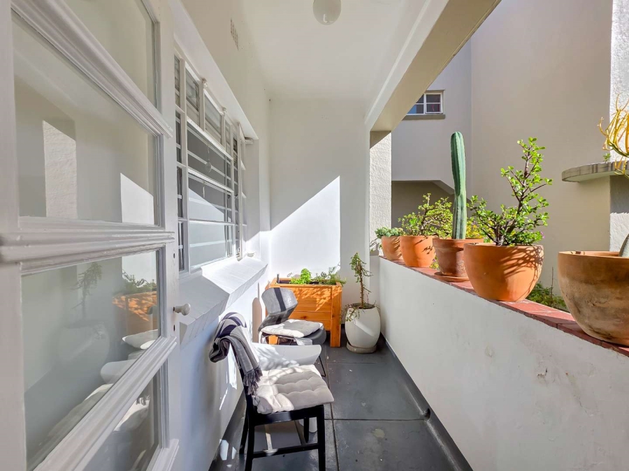 2 Bedroom Property for Sale in Tamboerskloof Western Cape